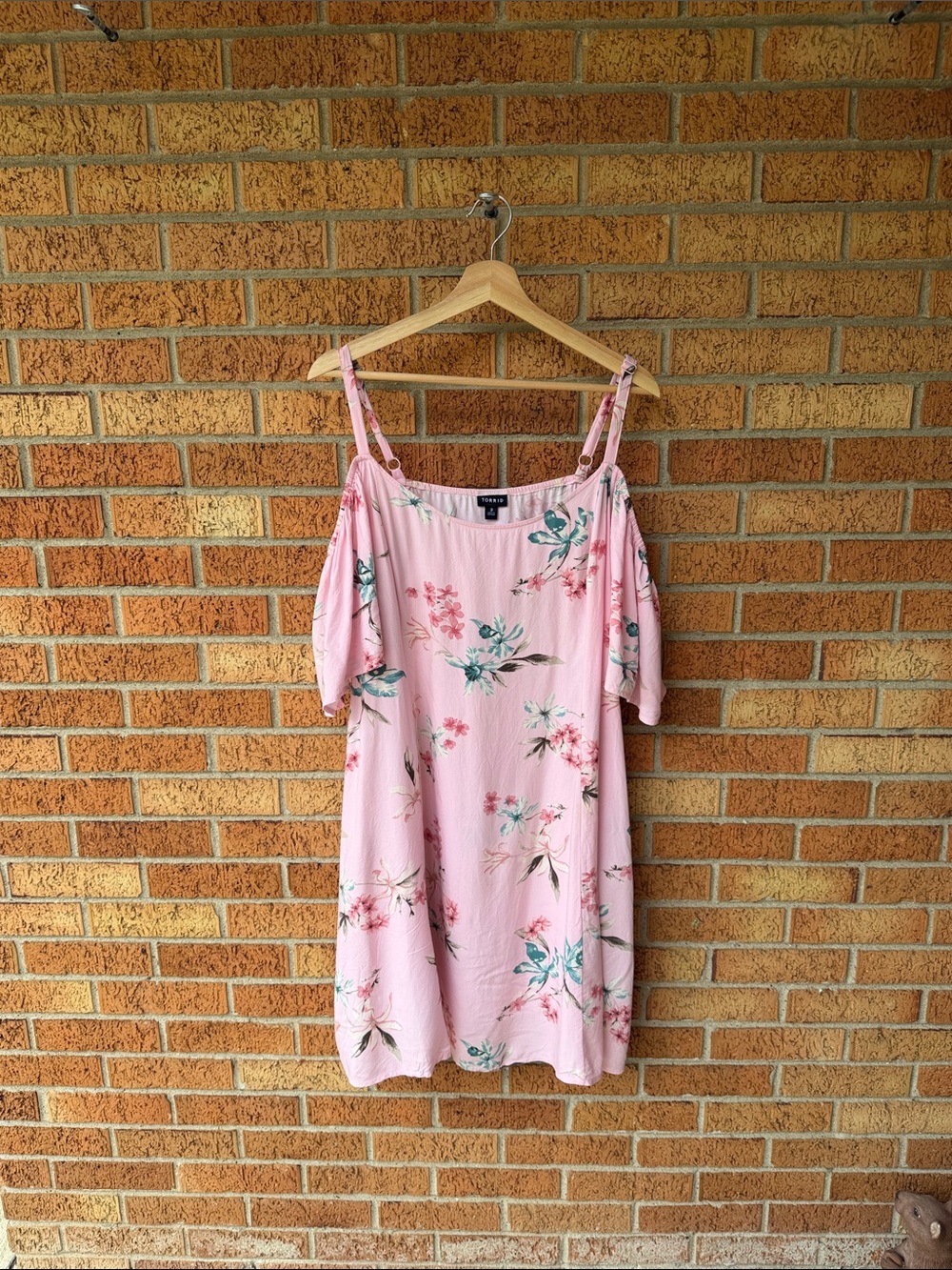 Torrid Pink Cold Shoulder With Pockets! Pink Spaghetti Strap Short Dress Floral